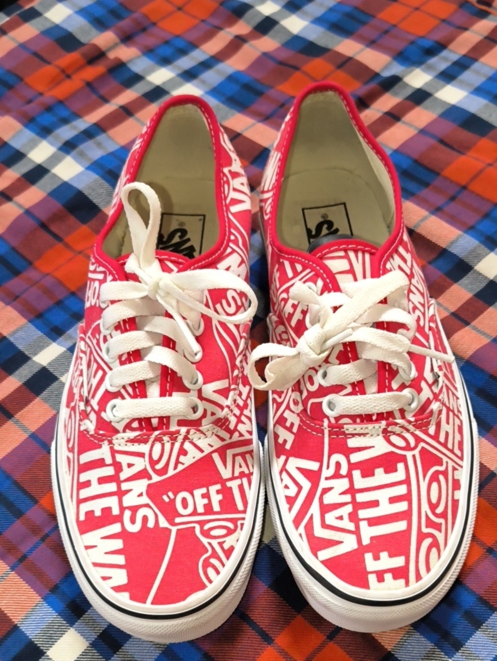 Vans Off The Wall Red/White All Over Logo Print Sneaker Women’s 9.0  Men's 7.5